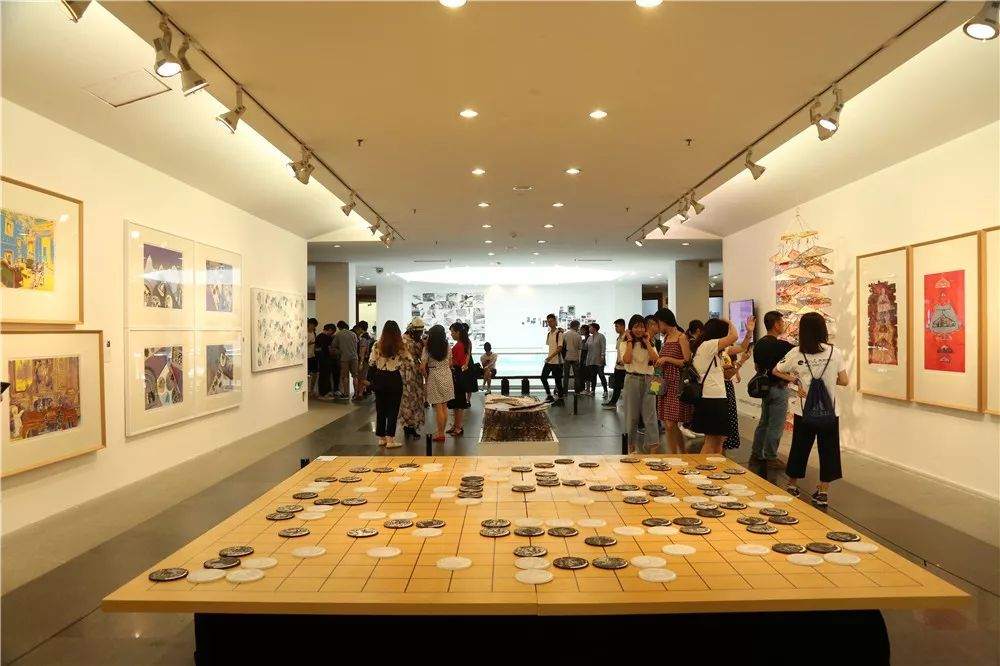版画系展览现场 (2).jpg
