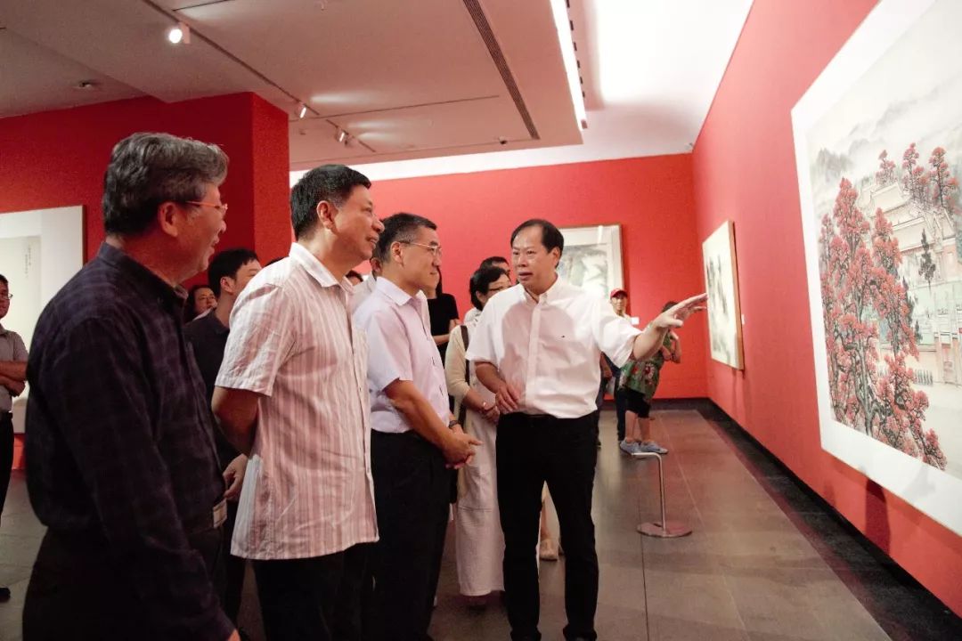参观展览3