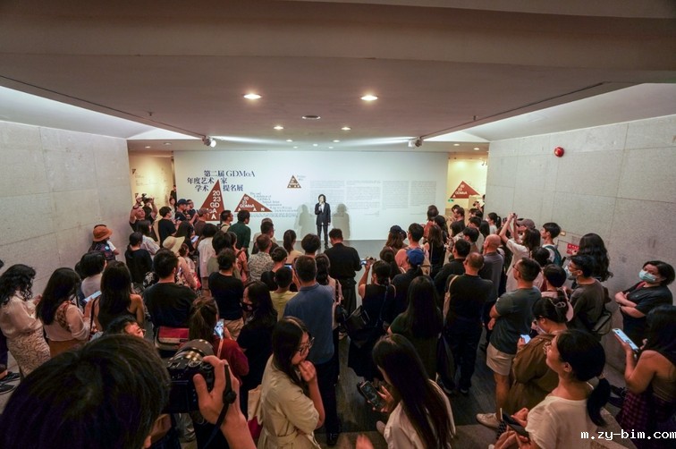 △“第二届GDMoA年度艺术家学术提名展”专家导览活动现场 (2).jpg